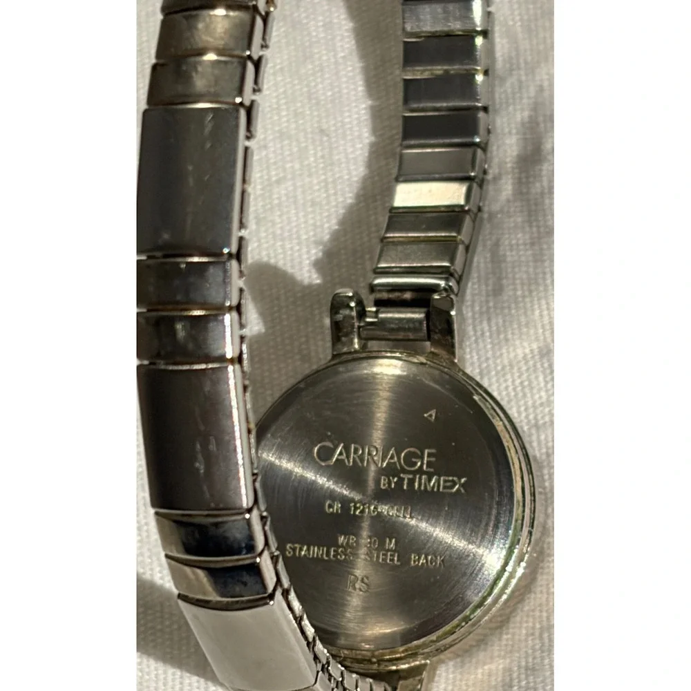 Carriage by Timex‎ Ladies Quartz Wrist Watch Silver Tone Band Retro Style